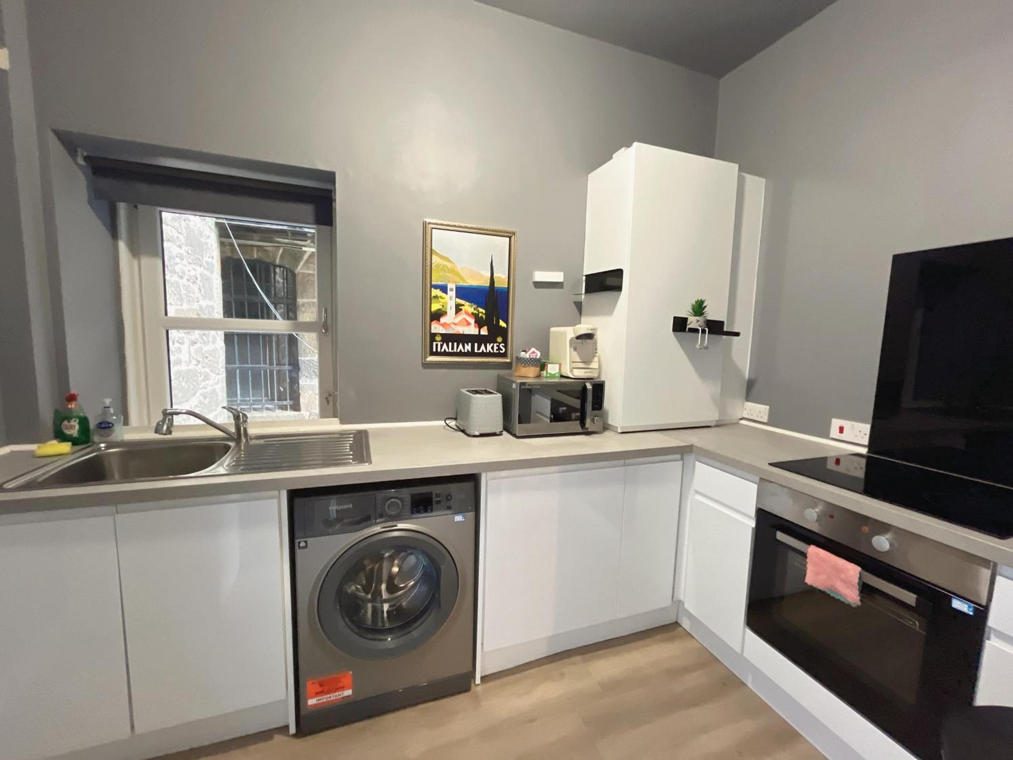 Two Bed Apartment — Photos 1